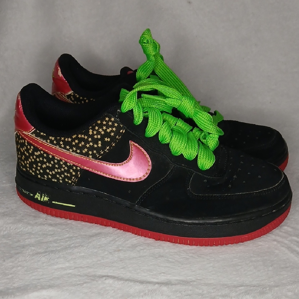 Nike Kids Sneakers with Green and Red Accents